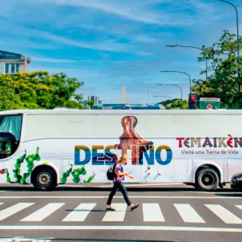 Anuncio publicitario en Colectivo de Temaiken, Destino