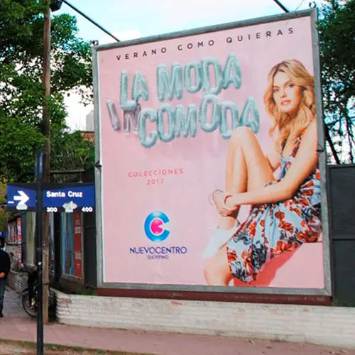 Anuncio en Publivalla de NuevoCentro, La Moda Cómoda